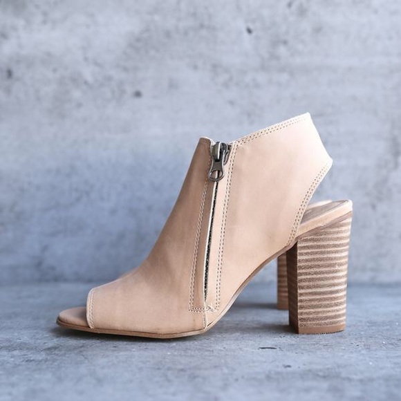 NIB Tan Leather Block Heel Peep Toe Ankle Booties - Picture 7 of 8
